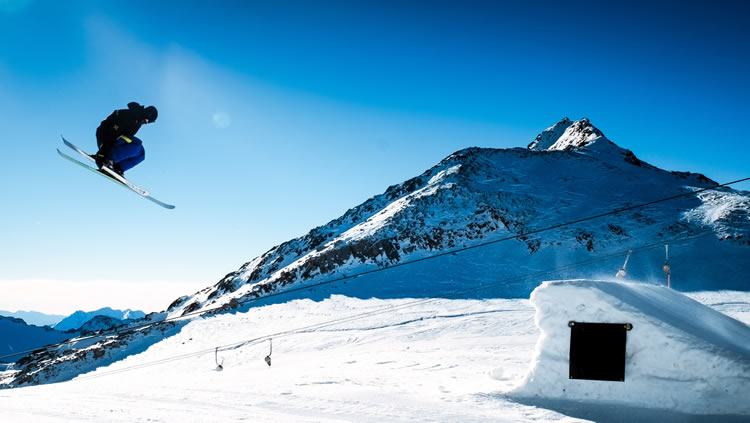 Summer Skiing: Best Resorts to Extend your Season