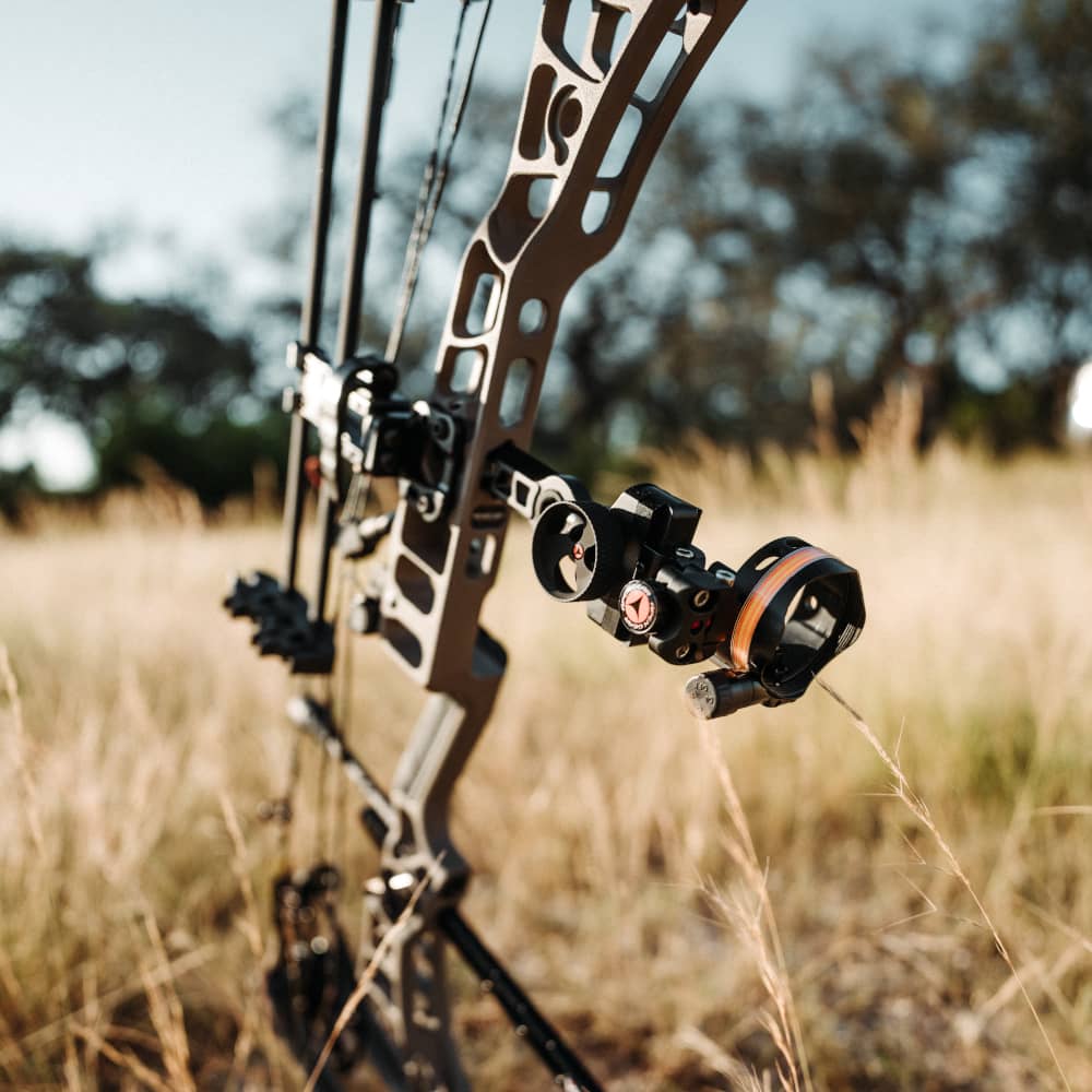 パトリオッツ Ribbon by Apex COVERT™ Single-Pin Bow Sight