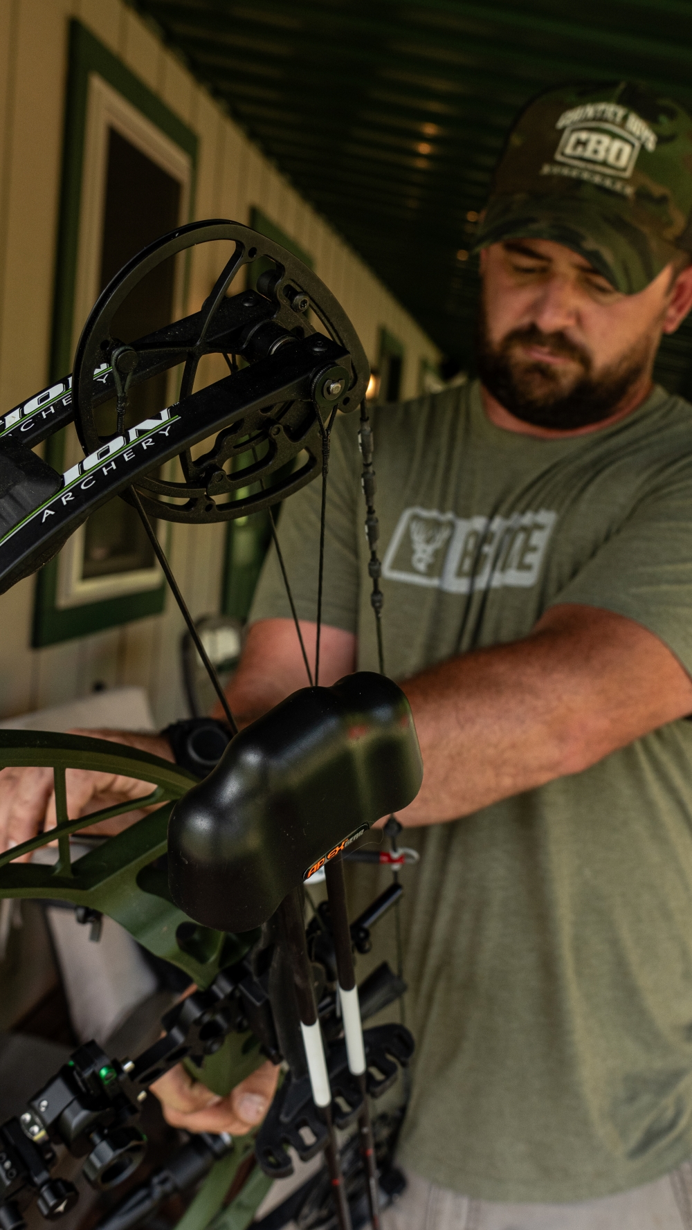Apex Gear Reactor XL 5-Arrow Fully-Adjustable, Low Guadeloupe