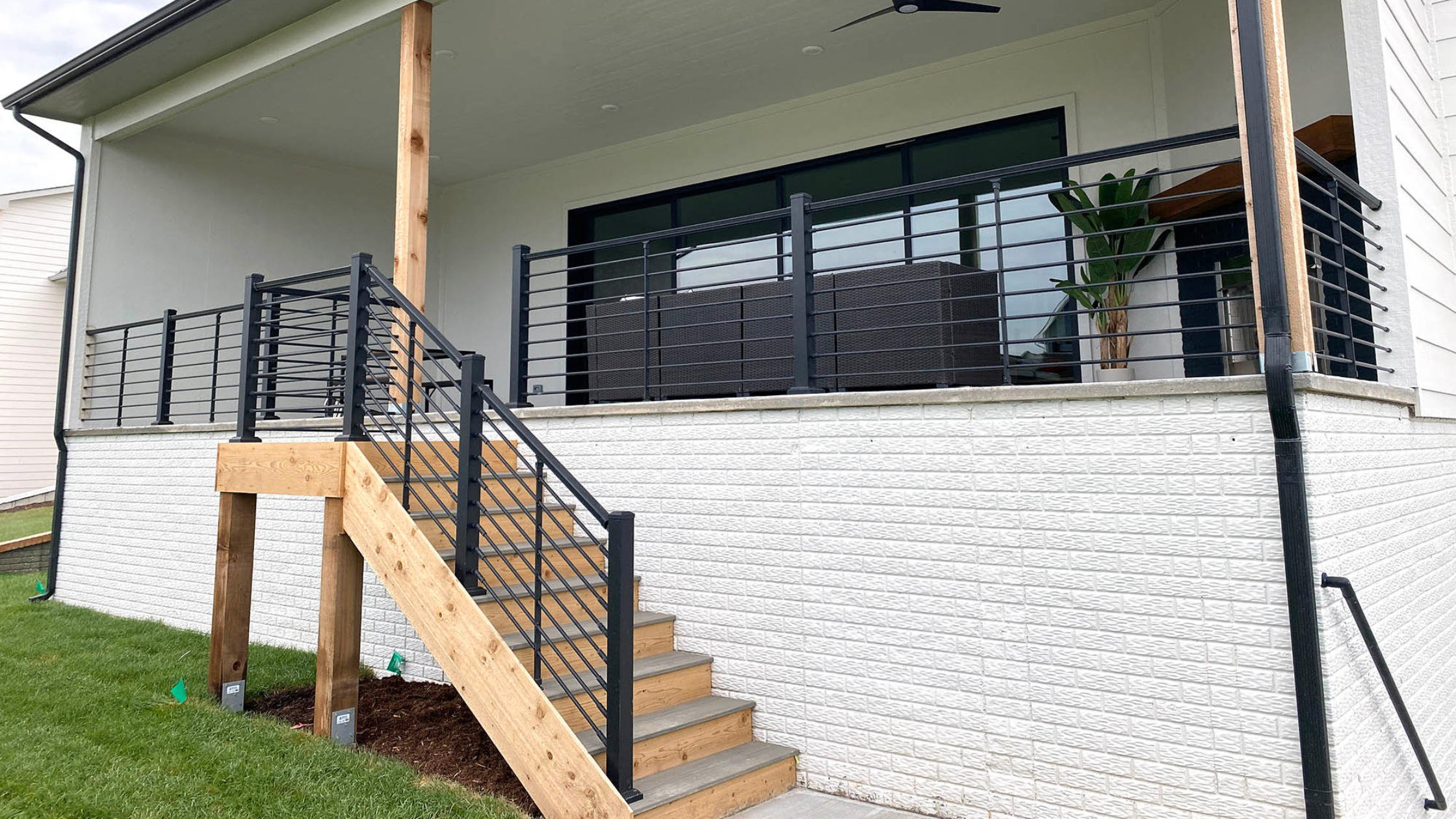 Can Horizontal Rods be used outside?