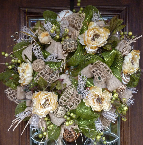 Bring in Spring with These 5 Pretty Spring Wreaths