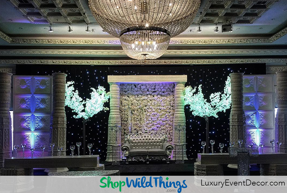 glitzy wedding decorations