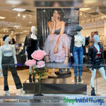 ShopWildThings has Oversized Jumbo Roses in 4 sizes and 4 colors, plus stands to hold a single Jumbo Rose or a trio for creating a beautiful Oversized Rose arrangement. ShopWildThings has Oversized Jumbo Roses in 4 sizes and 4 colors, plus stands to hold a single Jumbo Rose or a trio for creating a beautiful Oversized Rose arrangement.