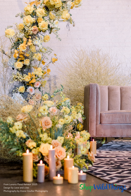 ShopWildThings.com offers hundreds of styles and colors of Artificial Silk Flowers in branches, sprays, stems, garlands and more! Shop easily by sorting by color or branch type.