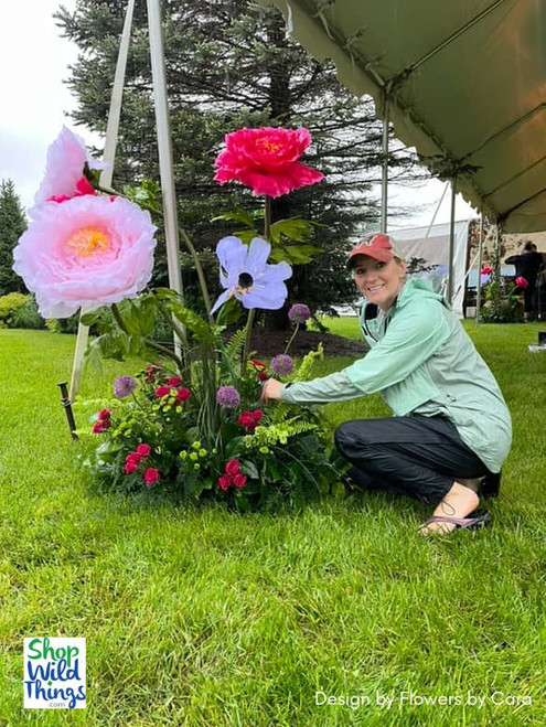 Sheer Voile Jumbo Flowers for Event Design
Looking for florals that feel like a dream? Our Sheer Ethereal Voile Jumbo Flowers offer the perfect blend of softness and scale. From blush peonies to vibrant poppies and delicate daisies, these translucent blooms from ShopWildThings come in a variety of colors and types to suit any aesthetic—perfect for entrances, ceilings, or suspended installations.