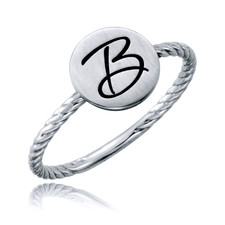 Round shaped rope engravable ring in sterling silver.