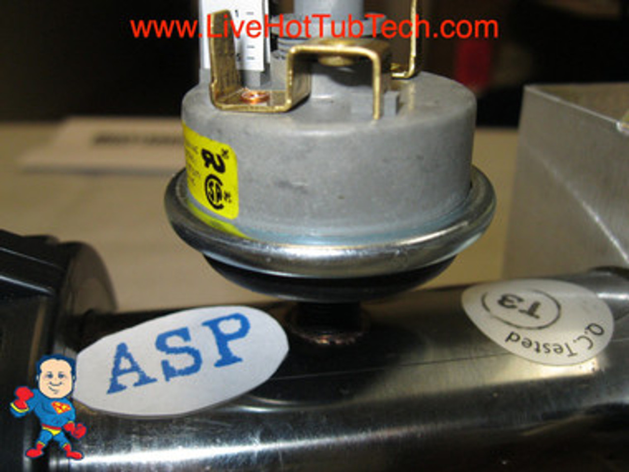 Universal Pressure Switch 1Amp 1/8th"mpt Works on most Applications features Brass multikit