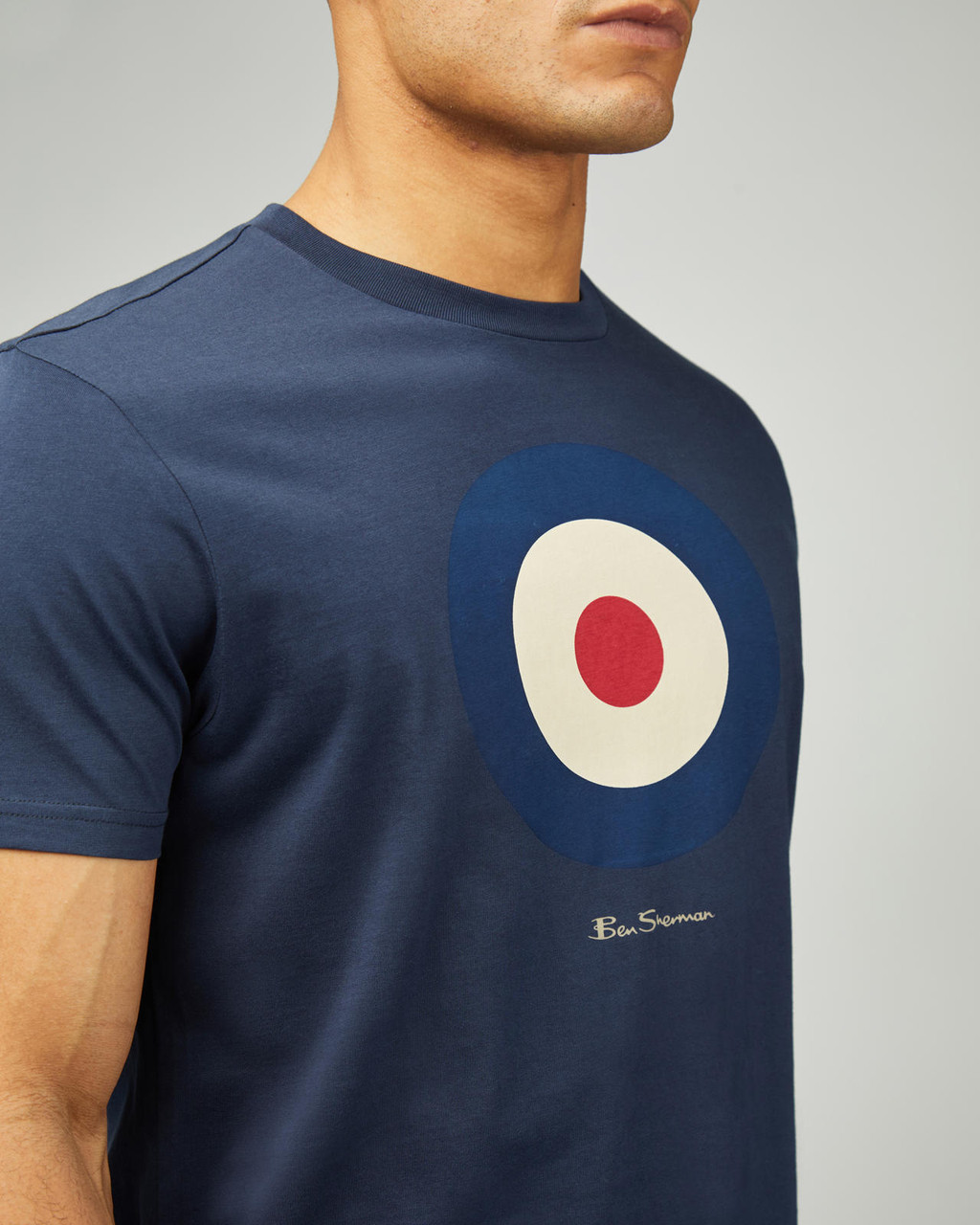 Signature Target Tee in Dark Navy