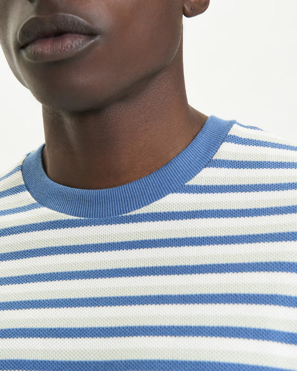 Honeycomb Stripe Tee in Airforce