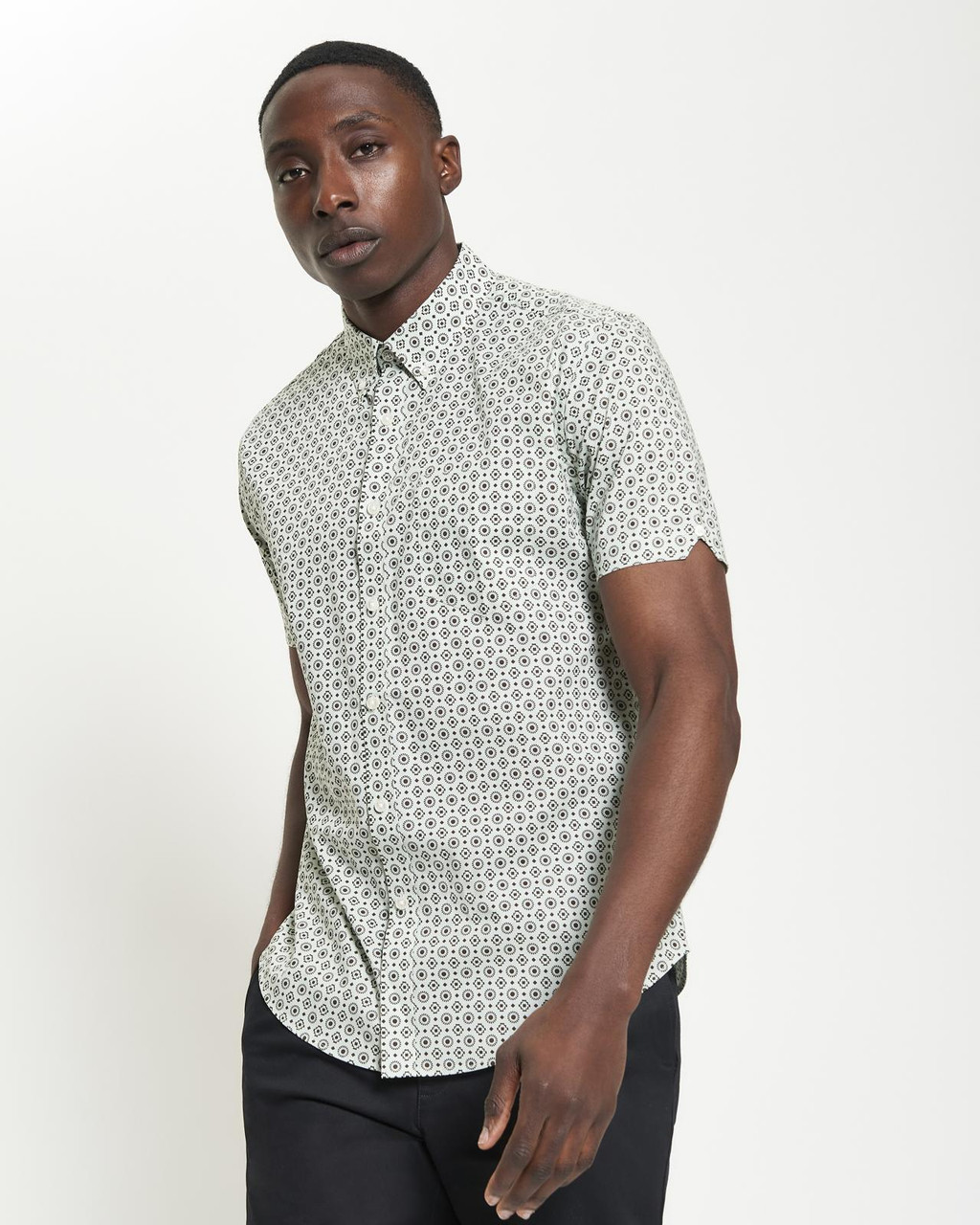 Short Sleeve Block Geo Print Shirt in Light Green