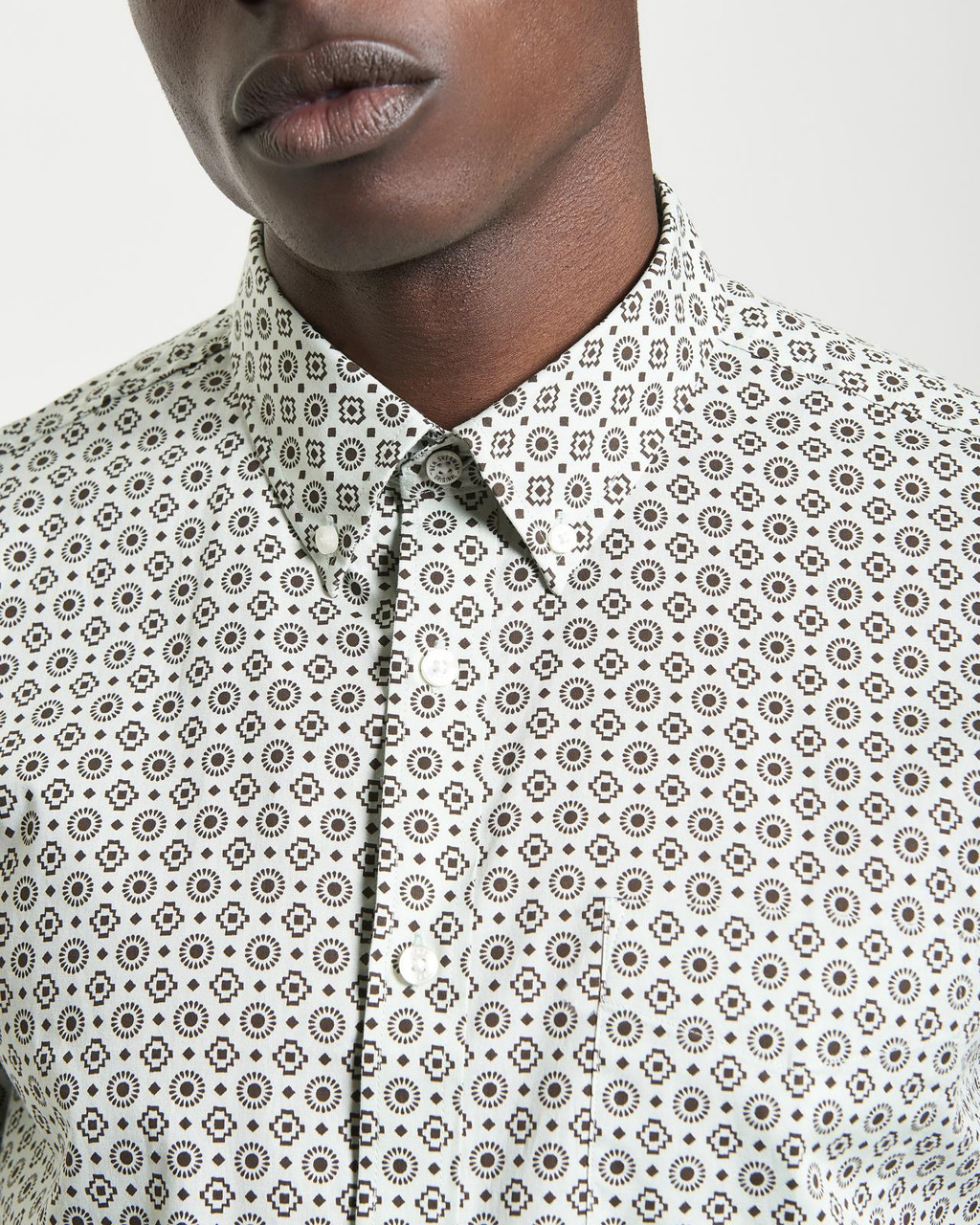 Short Sleeve Block Geo Print Shirt in Light Green