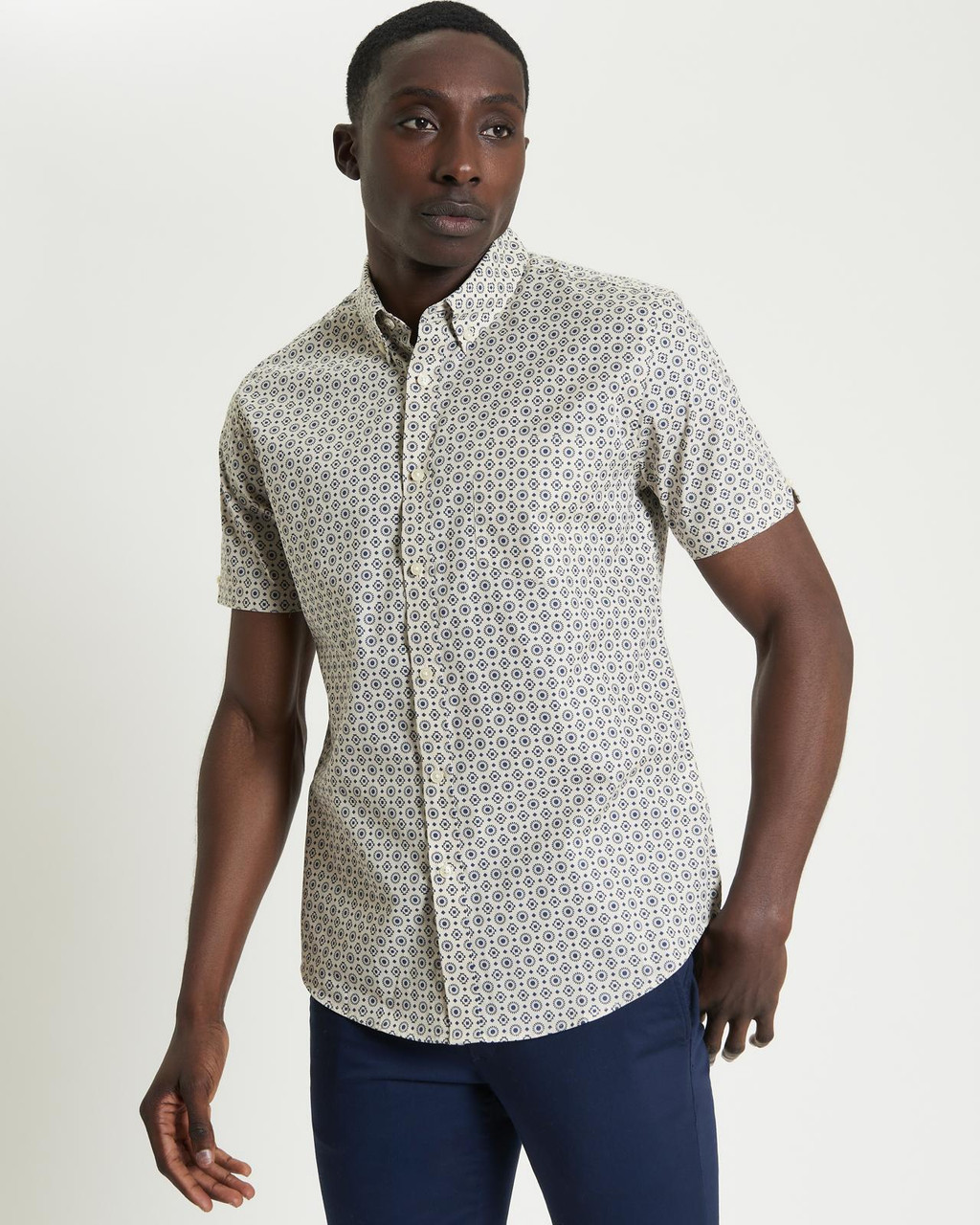 Short Sleeve Block Geo Print Shirt in Fog
