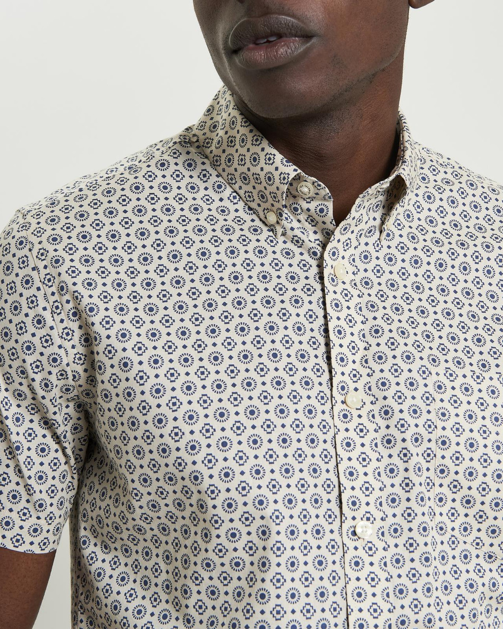 Short Sleeve Block Geo Print Shirt in Fog