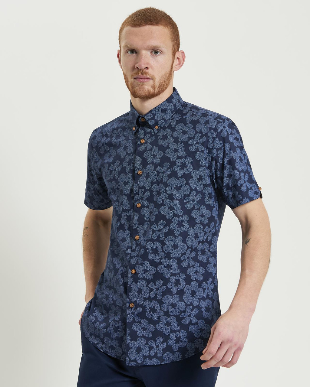 Short Sleeve Stipple Floral Shirt in Dark Navy