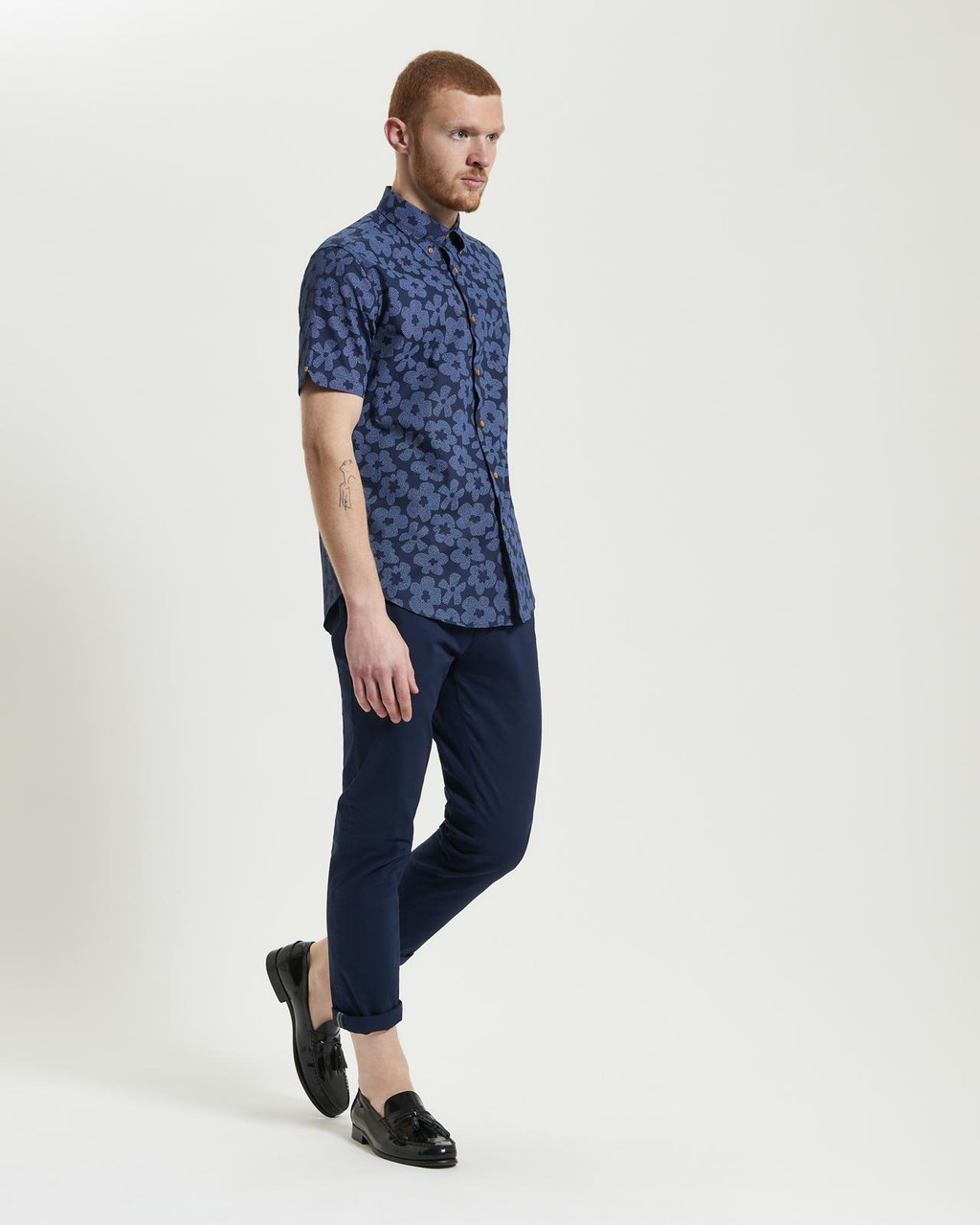 Short Sleeve Stipple Floral Shirt in Dark Navy