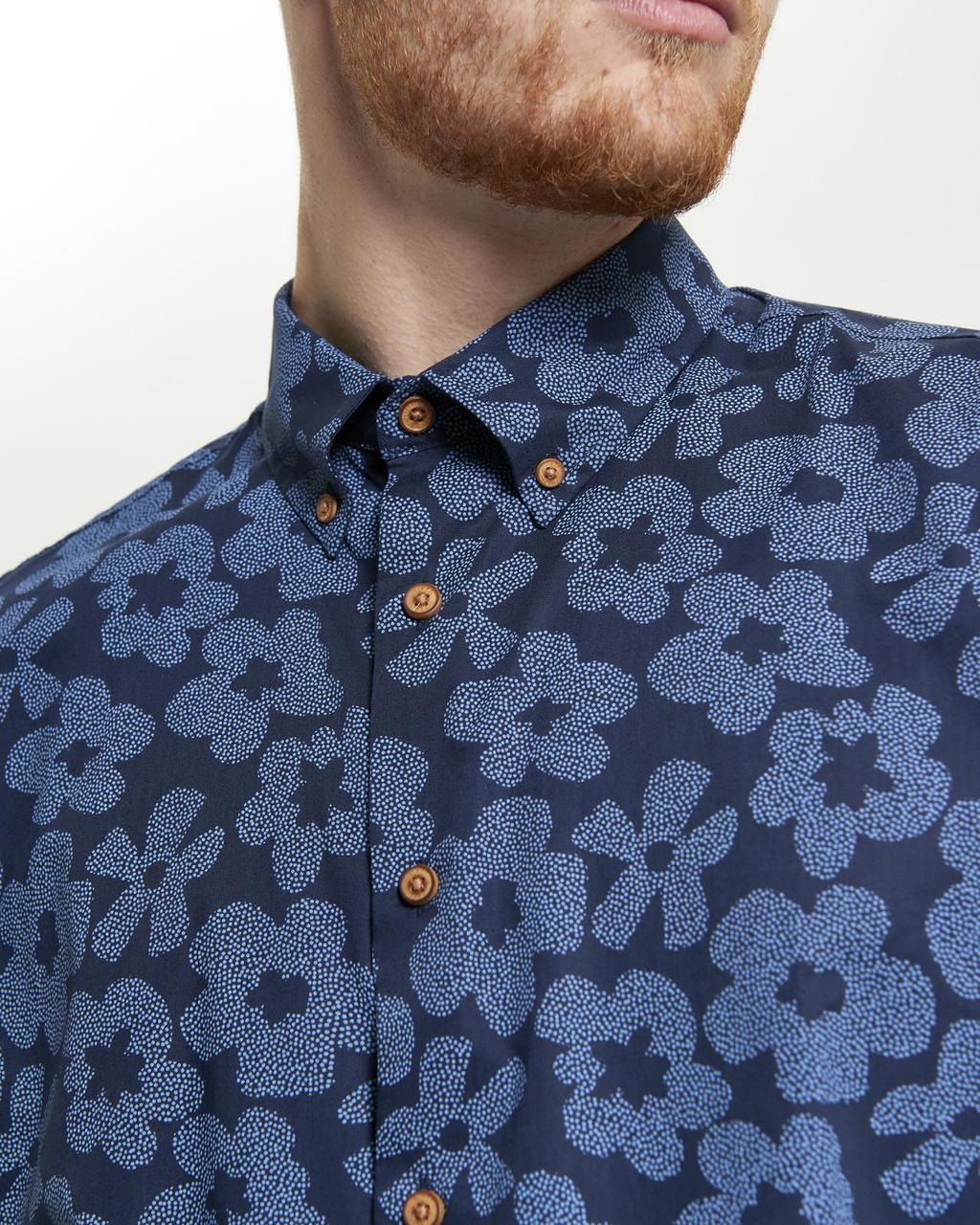 Short Sleeve Stipple Floral Shirt in Dark Navy