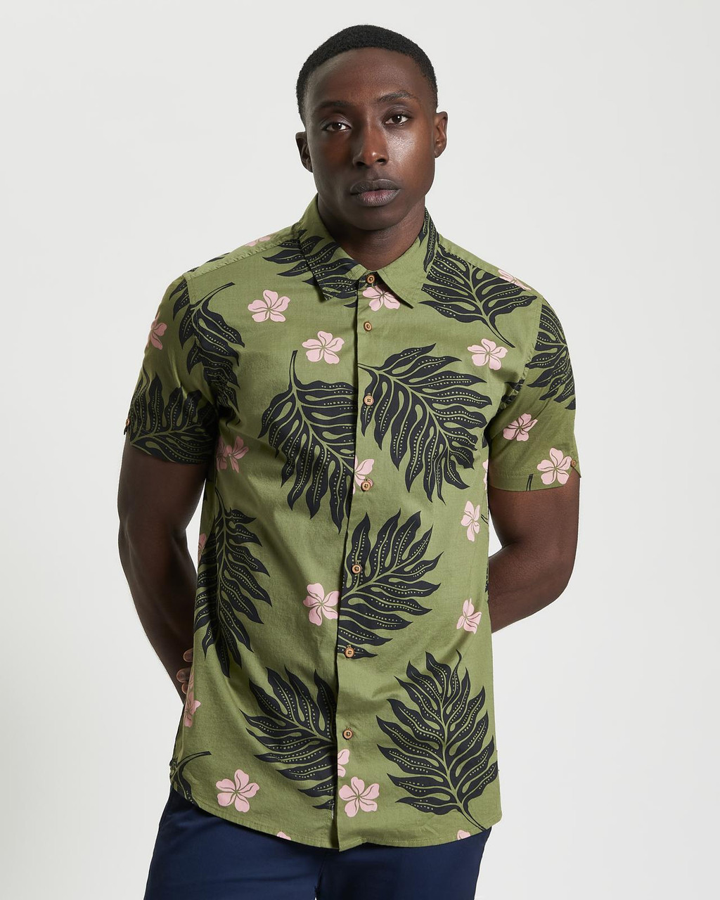 Short Sleeve Botanical Print Shirt in Olive