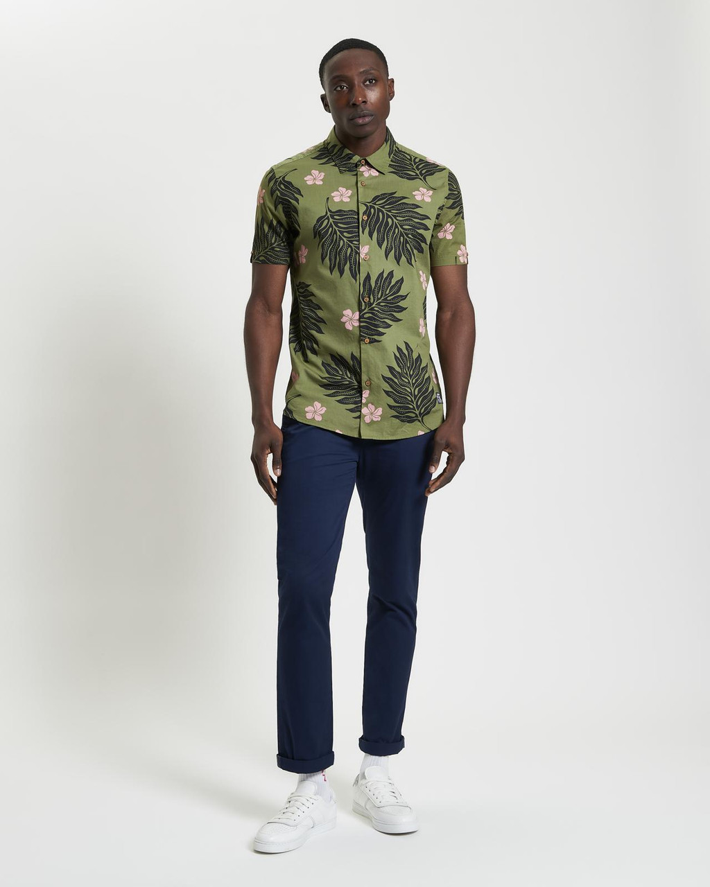 Short Sleeve Botanical Print Shirt in Olive