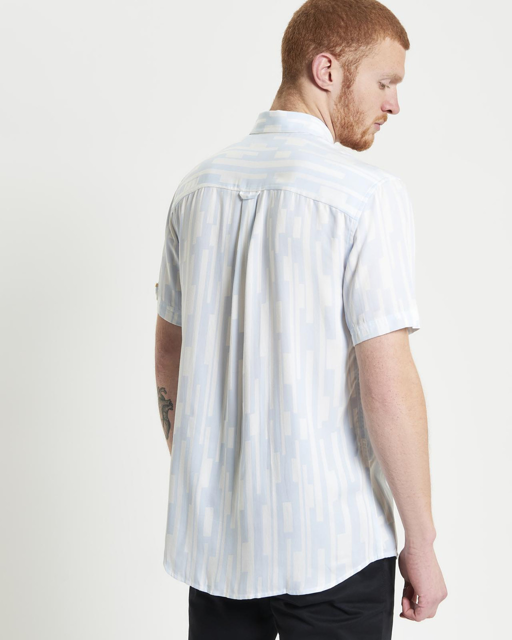 Short Sleeve Jazz Lines Print Shirt in Ice Blue