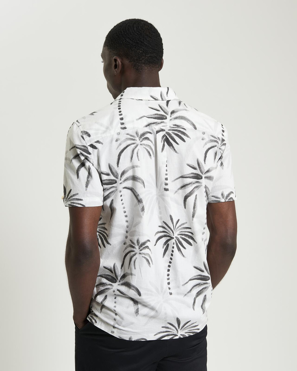 Short Sleeve Palm Print Shirt in Snow White