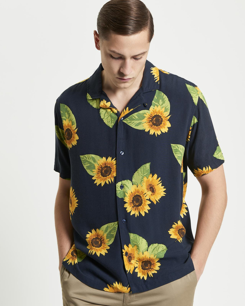Short Sleeve Sunflower Print Shirt in Midnight