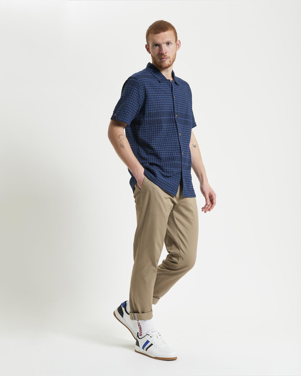 Short Sleeve Seersucker Gingham Shirt in Dark Navy