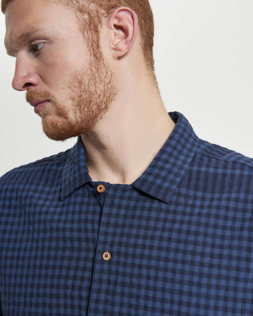 Short Sleeve Seersucker Gingham Shirt in Dark Navy