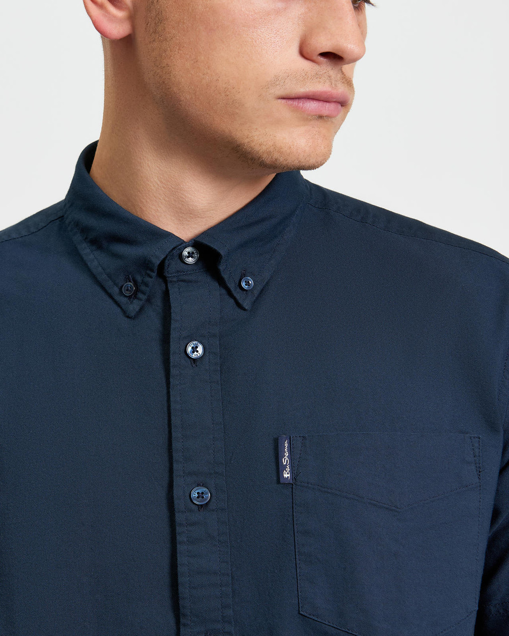 Short Sleeve Signature Oxford Shirt in Dark Navy