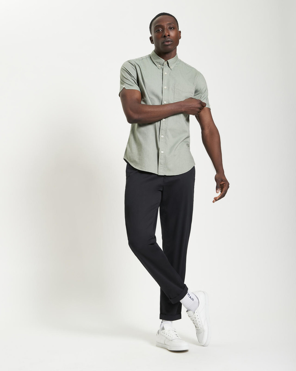 Short Sleeve Signature Oxford Shirt in Pale Khaki