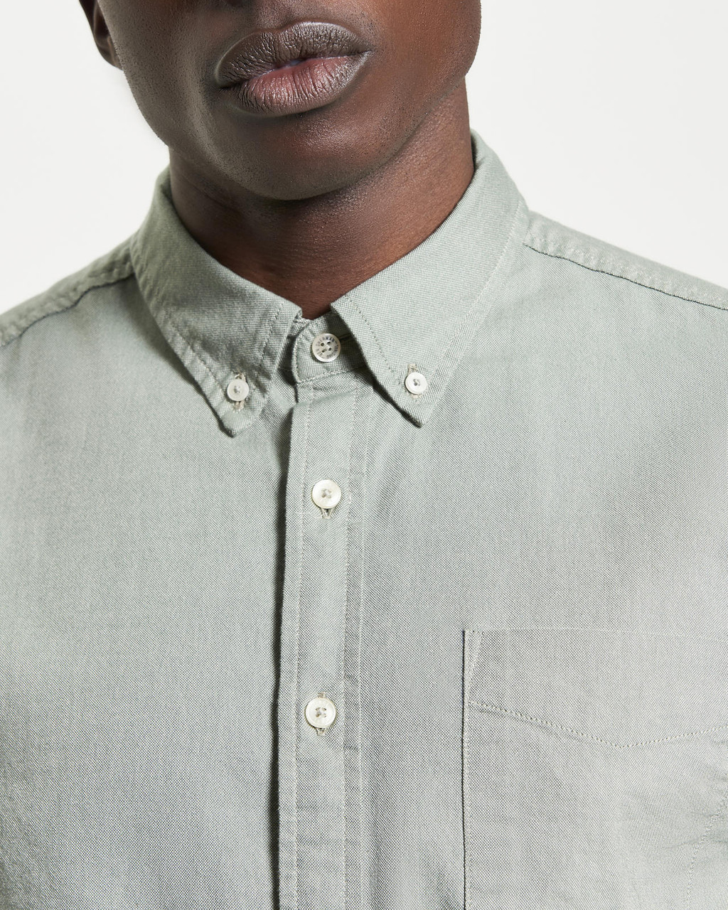 Short Sleeve Signature Oxford Shirt in Pale Khaki