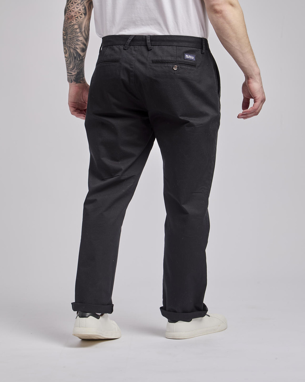 Signature Classic Slim Stretch Chino in Black