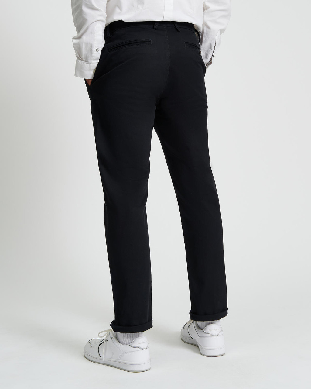 Signature Classic Slim Stretch Chino in Black