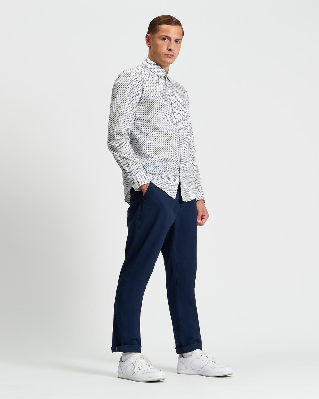 Signature Classic Slim Stretch Chino in Dark Navy
