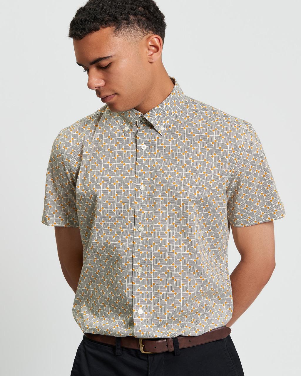 RETRO GEO PRINT in Mustard