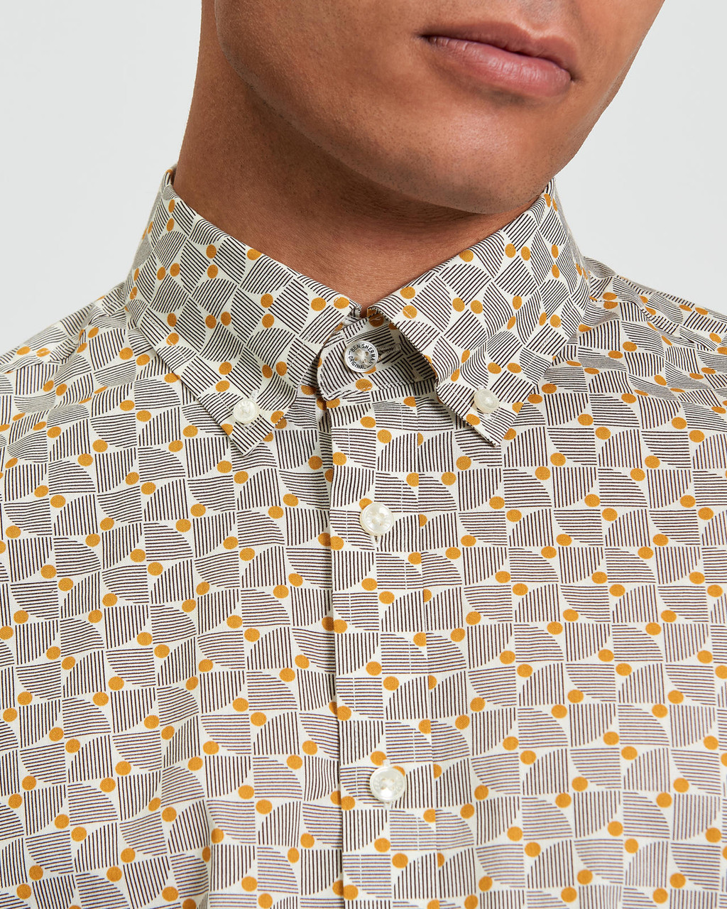 RETRO GEO PRINT in Mustard