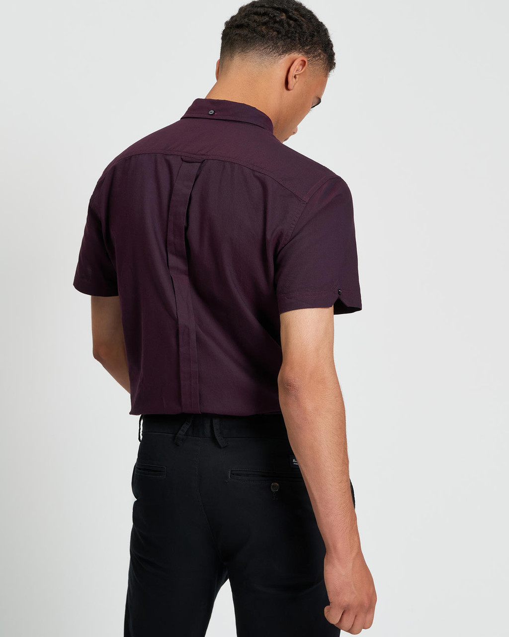 Short Sleeve Signature Oxford Shirt in Dark Wine