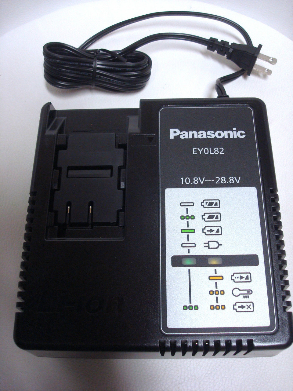 Panasonic EY0L82 Charger-10.8V 14.4V 18V 28.8V New-Li-ion