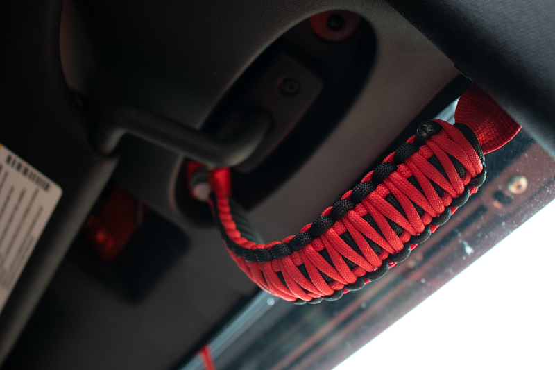 Fishbone Offroad 07-18 Wrangler JK A Pillar Sound Bar Red Paracord Grab Handles - FB55284