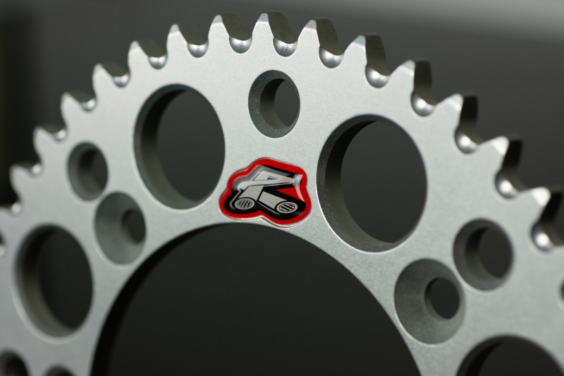 Renthal 22-23 Yamaha YZ85 Rear Grooved Sprocket -Silver 428-50P Teeth - 121U-428-50GPSI