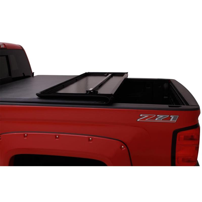 Lund 16-23 Toyota Tacoma (5ft. Bed) Hard Fold Tonneau Cover - Black - 969186