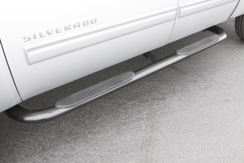 Lund 2019 Chevy Silverado 1500 Double Cab 4In Oval Curved SS Nerf Bars - Polished Stainless - 23276453