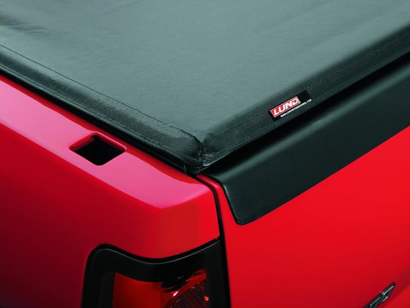 Lund 05-12 Dodge Dakota (5ft. Bed w/o Utility TRack) Genesis Roll Up Tonneau Cover - Black - 96088