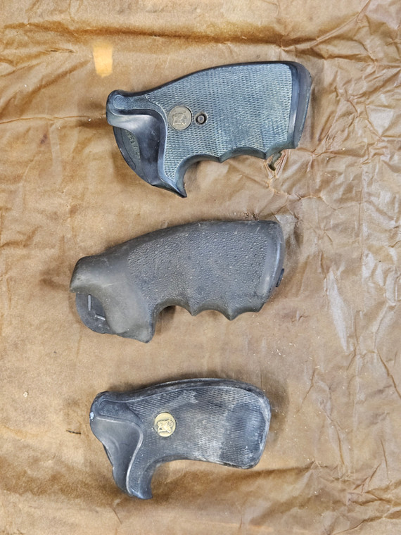 REVOLVER polymer grip lot 8