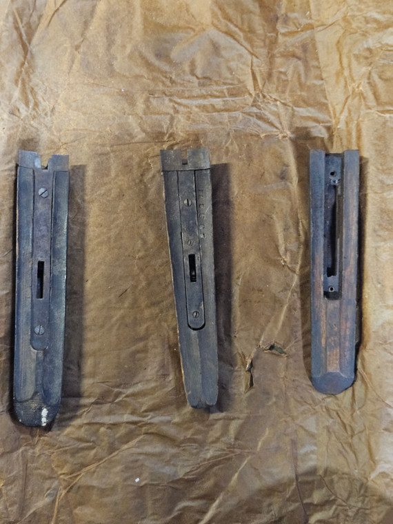 SHOTGUN DOUBLE BARREL FOREND LOT 5