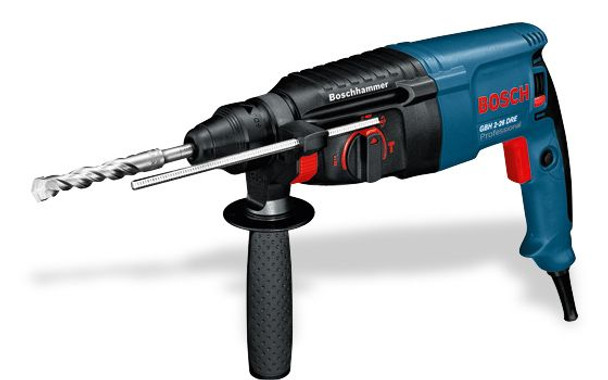 Buy Bosch GBH 2-26 promo Rotary hammer online at GZ Industrial Supplies Nigeria
Gets the work done quickly due to fast drilling rate and high chiselling performance because of 800 watt powerful motor and 2.7 joules of impact energy