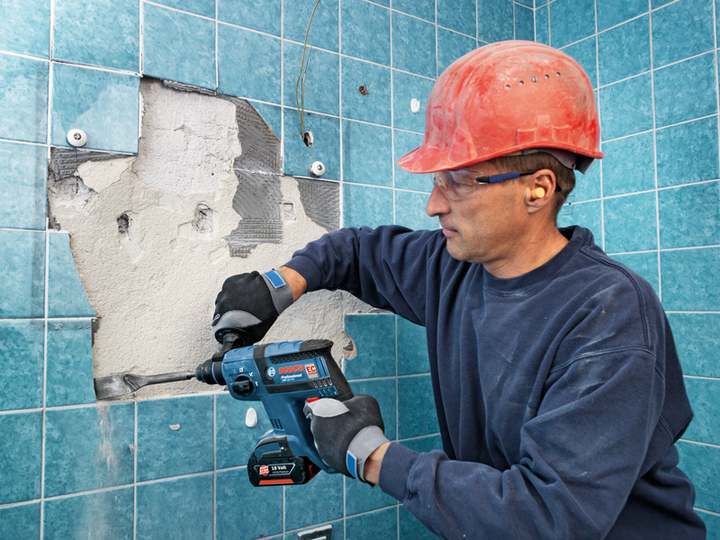 bosch-cordless-rotary-hammer-gbh-18-v-ec-101549-compressed.jpg
