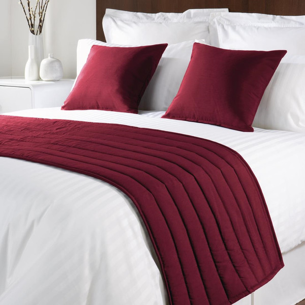 Mitre Comfort Simplicity Raspberry Bed Runner Double