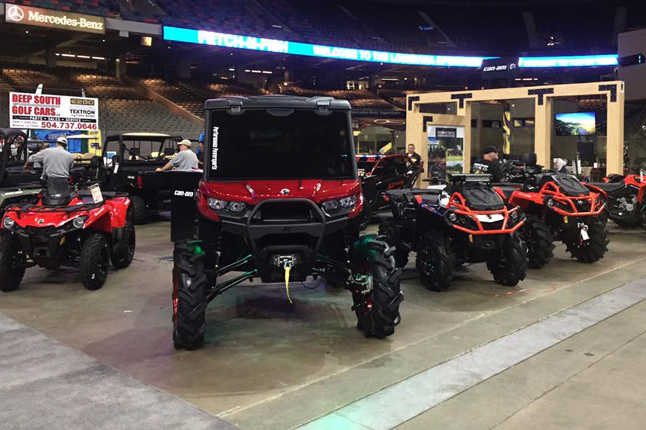2017 Can-Am Defender, Red / Black