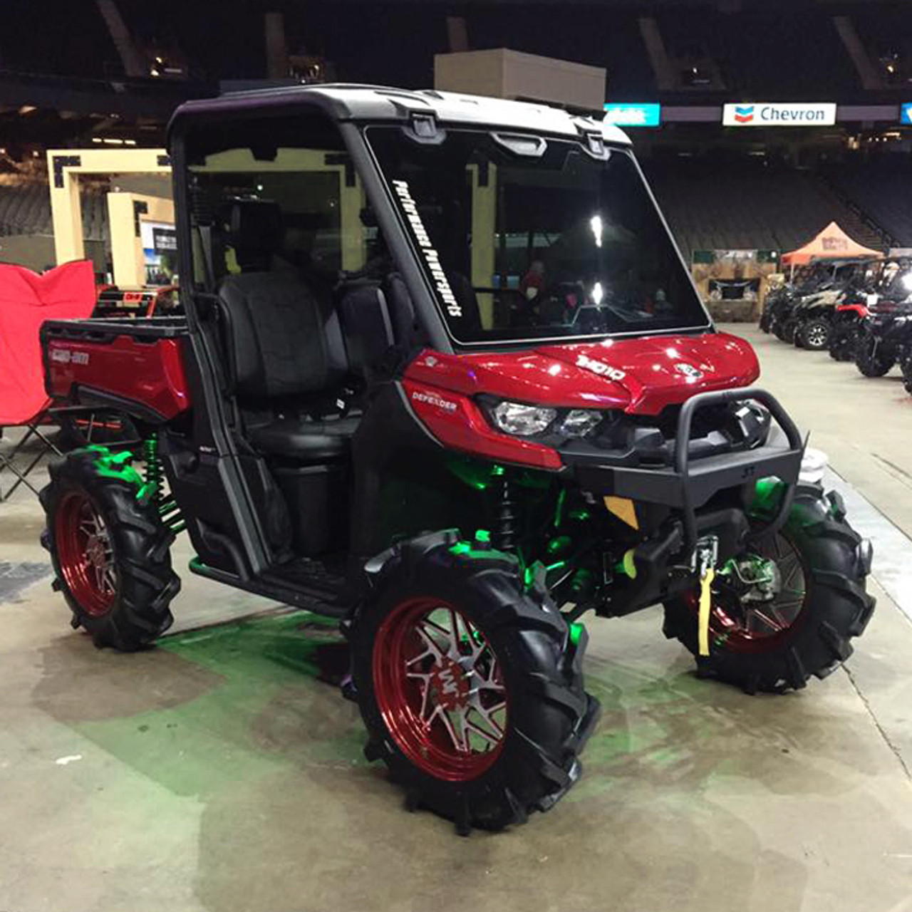 2017 Can-Am Defender, Red / Black
