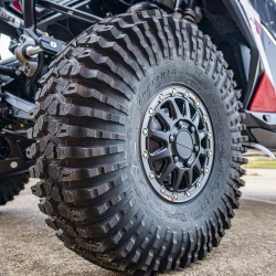 2014 Can-Am Maverick R, Black / Red / White